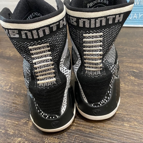 Nike Kobe Bryant 9 Black History Month Sneaker 8.5 - Picture 8 of 14